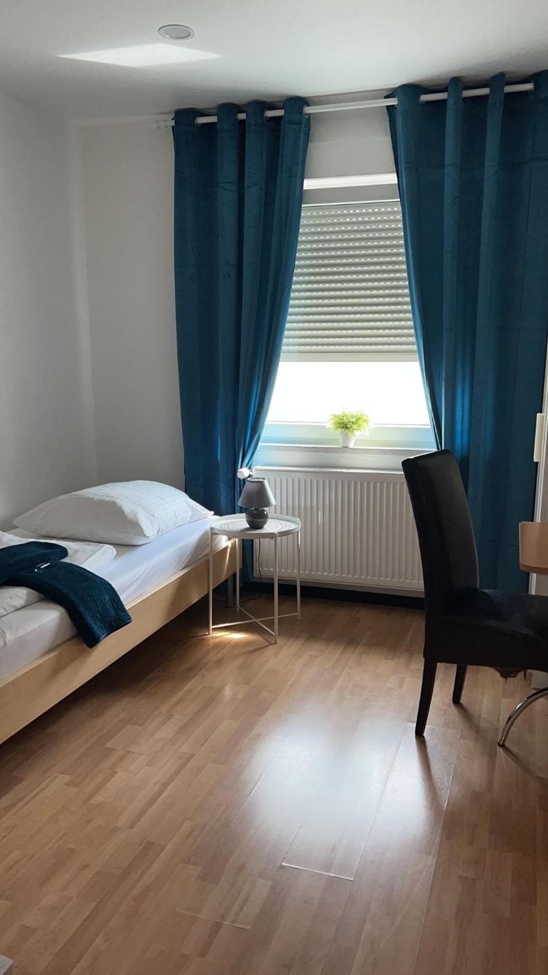 Pension An Der Hessenhalle Gießen Esterno foto